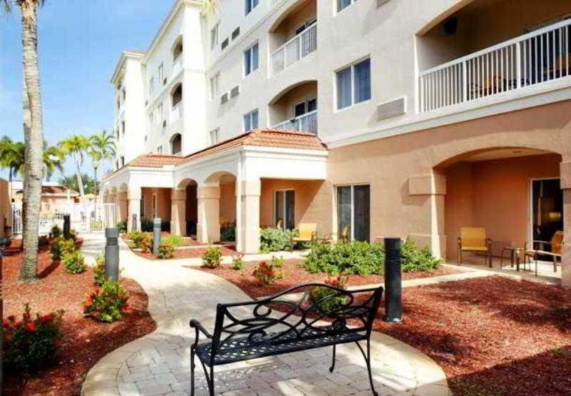Courtyard By Marriott West Palm Beach Airport Exterior photo